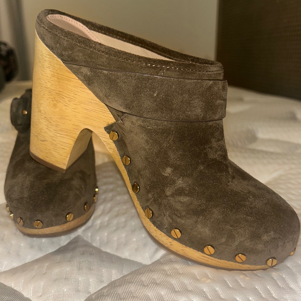 Veronica Beard Clogs